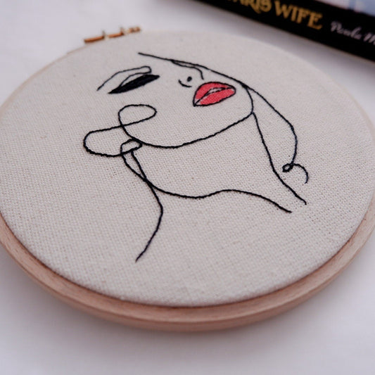 Line Art Hand Embroidery Hoop – Watercolor Femme Fatale Wall Art, Unique Handmade Decor, Gift-Ready Modern Textile Art
