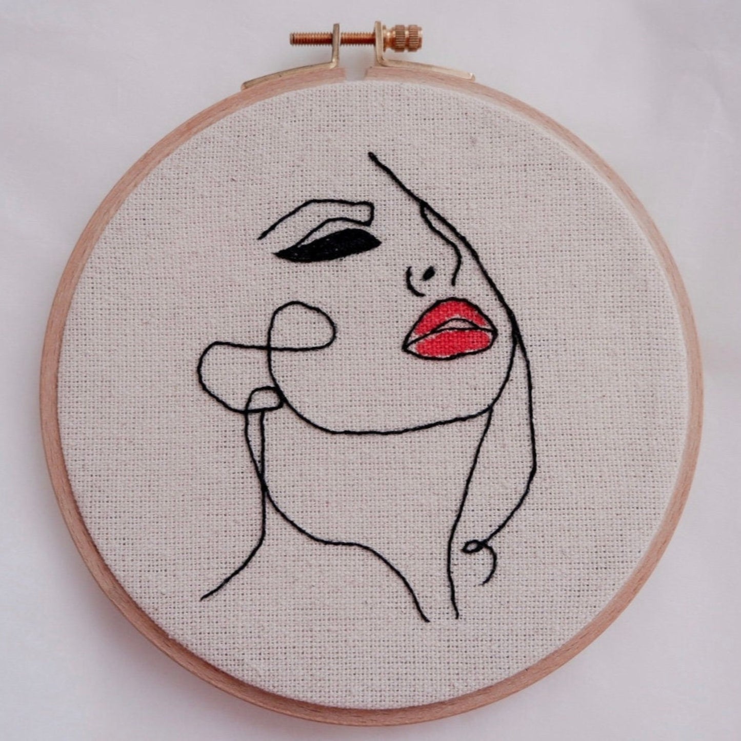 Line Art Hand Embroidery Hoop – Watercolor Femme Fatale Wall Art, Unique Handmade Decor, Gift-Ready Modern Textile Art